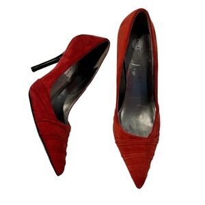 Marc Fisher Stunning Scarlet Suede Pointed Heels Stilettos 8.5